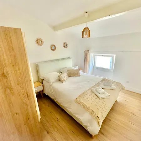 Ni'douillet-p3 Terrasse Et Climatise-coeur De * Nîmes