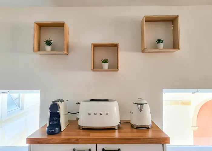 Ni'douillet-p3 Terrasse Et Climatise-coeur De Apartman Nîmes
